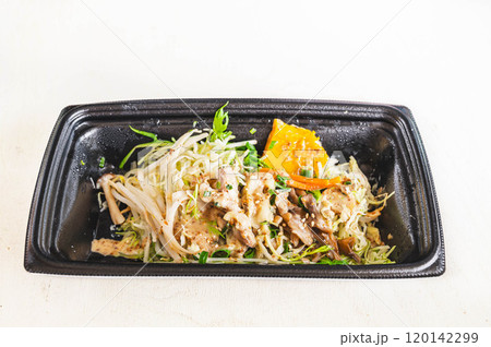 ゴマだれがけの蒸し野菜と鶏肉 120142299