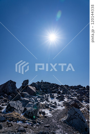 残雪期の那須岳 120144338