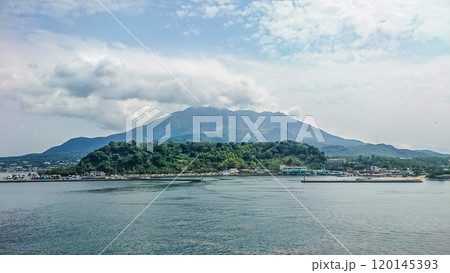 フェリーから桜島 フェリーから桜島 120145393