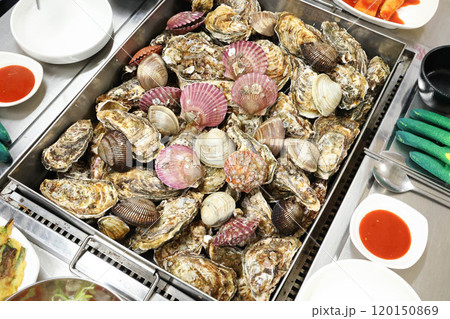 Korean Seafood Food. Steamed oysters and clams 120150869
