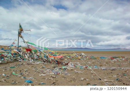 西チベット　マナサロワール湖畔 120150944