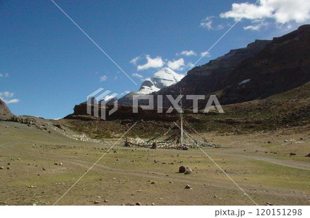 西チベット　カイラス山麓・タルボチェ 120151298
