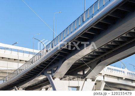 Bottom view of metal road bridges. Details of the intracity toll highway Bottom view of metal road bridges. Details of the intracity toll highway 120155479