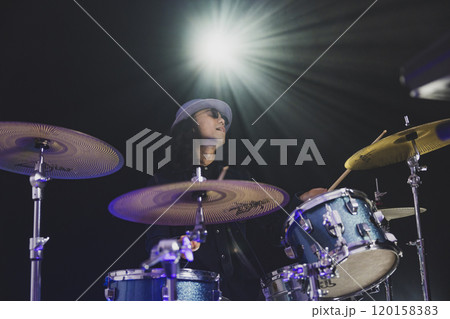 バンド　ライブ  120158383