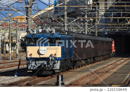 出発に向けて高崎駅で入替作業をするEF64-1053号機牽引のぐんまfin4号_2024/11/9 出発に向けて高崎駅で入替作業をするEF64-1053号機牽引のぐんまfin4号_2024/11/9 120158649