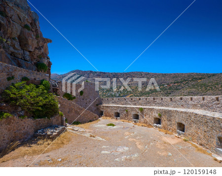 遺跡の監視塔 (ギリシャ、クレタ島、スピナロンガ) 120159148