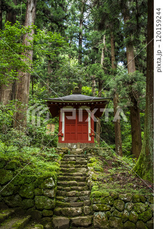 女人高野室生寺 修円僧都の廟　奈良県宇陀市室生 120159244