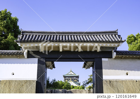 桜門越しの大阪城天守閣(大阪府大阪市) 桜門越しの大阪城天守閣(大阪府大阪市) 120161649