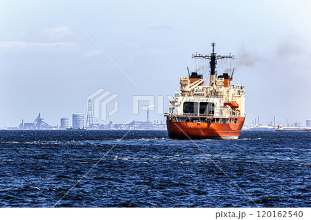 海上自衛隊横須賀基地から出港した海上自衛隊砕氷艦しらせ 120162540