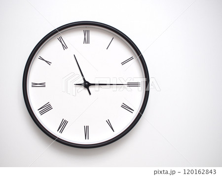 Clock Showing 23.15 or 11.15 with Roman Numerals. Simple Round Clock for Concepts of Time Management and Scheduling. Clock Showing 23.15 or 11.15 with Roman Numerals. Simple Round Clock for Concepts of Time Management and Scheduling. 120162843