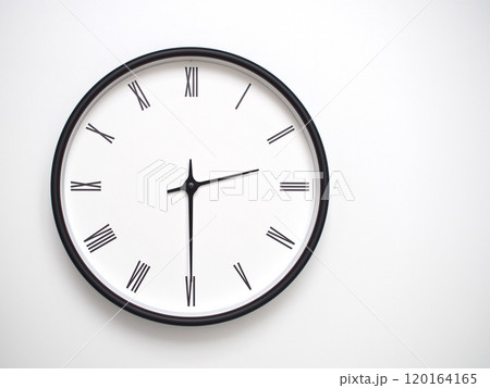 Clock Showing 14.30 or 02.30 with Roman Numerals. Simple Round Clock for Concepts of Time Management and Scheduling. 120164165
