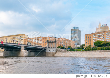 Borodinsky Bridge and Ministry of Foreign Affairs of Russia main building in Moscow. Russia Borodinsky Bridge and Ministry of Foreign Affairs of Russia main building in Moscow. Russia 120164293
