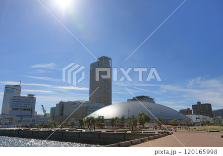 サンポート高松に完成間近のあなぶきアリーナ香川(香川県立アリーナ)をハーバープロムナードから見る サンポート高松に完成間近のあなぶきアリーナ香川(香川県立アリーナ)をハーバープロムナードから見る 120165998