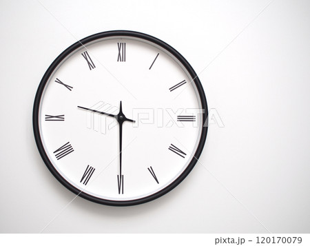 Clock Showing 21.30 or 09.30 with Roman Numerals. Simple Round Clock for Concepts of Time Management and Scheduling. 120170079
