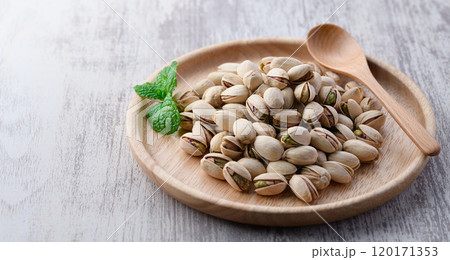 栄養満点 ナッツの女王 ピスタチオ （ 殻付き 素焼き ） 120171353