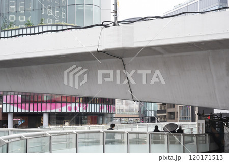 雨の日の渋谷の風景 雨の日の渋谷の風景 120171513