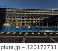 足場が組まれた工事現場 120172731