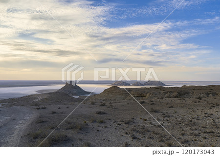 カザフスタン・ウスチュルト台地 カリンジャリク低地 / Karynzharyk Depression 120173043