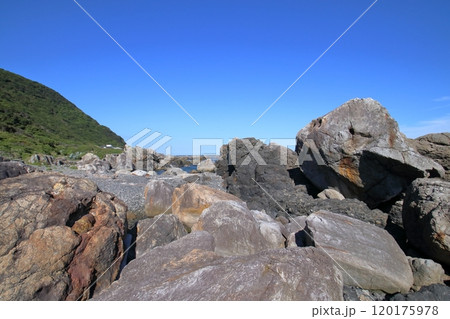 室戸岬 海岸沿いの眺望 秋 (四国 高知県) 室戸岬 海岸沿いの眺望 秋 (四国 高知県) 120175978