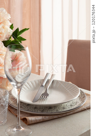 Dinner place setting Dinner place setting 120176344