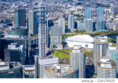 日本の横浜都市景観 みなとみらいのKアリーナやヒルトン横浜、新高島駅周辺などを望む＝13日 120176425