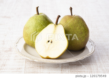 カットした洋梨 カットした洋梨 120179549