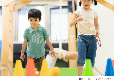 屋内保育所イメージ_療育_発達支援 屋内保育所イメージ_療育_発達支援 120188067