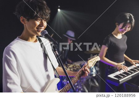バンド　ライブ　ボーカリスト　 120188956