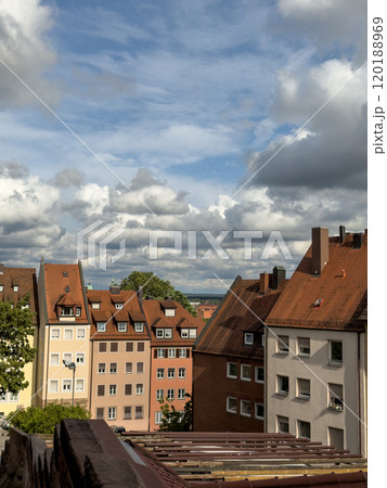 Houses with red tiled roofs in the old town of Nuremberg 120188969