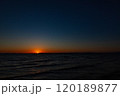 陸奥湾に沈む夕日 120189877