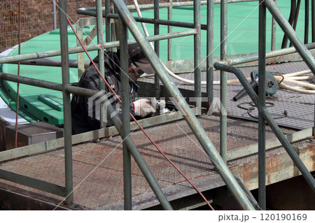 建築塗装錆落とし錆止め下塗り上塗りマスク足場養生木造鉄骨 120190169