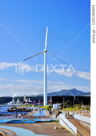 北海道室蘭市祝津風力発電所の風車 120190603
