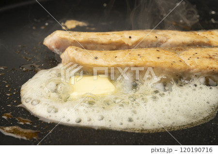 鮭のムニエル バターで焼く 鮭のムニエル バターで焼く 120190716