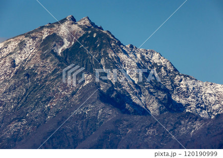 谷川岳の初雪 120190999
