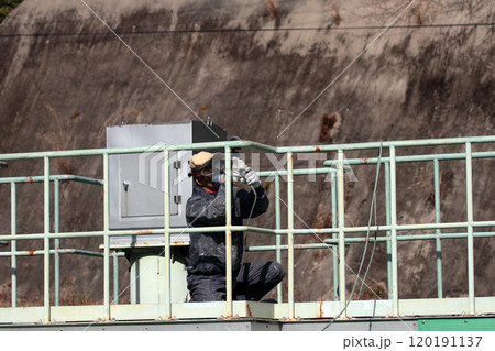 建築塗装錆落とし錆止め下塗り上塗りマスク足場養生木造鉄骨 120191137