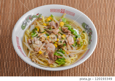 具だくさんの五目ラーメン 120193349
