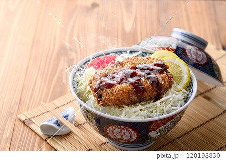 安くて美味しい コロッケ丼 （ ソースコロッケ丼 ） 120198830