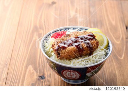 安くて美味しい コロッケ丼 （ ソースコロッケ丼 ） 120198840