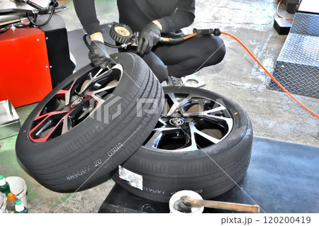 空気圧測定　空気入れ　タイヤ組み換え 120200419