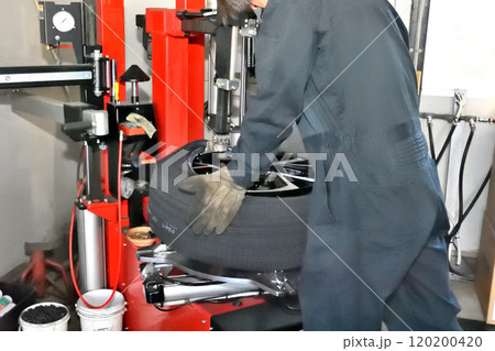 タイヤ交換　パンク　タイヤ組み換え 120200420