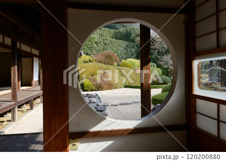 備中高梁 頼久寺 書院から庭園を望む 岡山県高梁市 備中高梁 頼久寺 書院から庭園を望む 岡山県高梁市 120200880