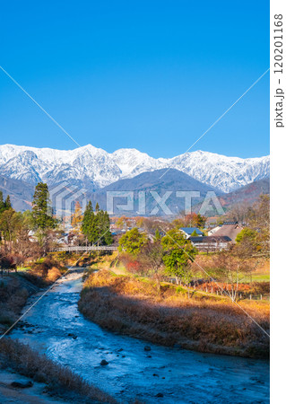 秋の白馬村：大出公園から白馬三山の眺め 120201168