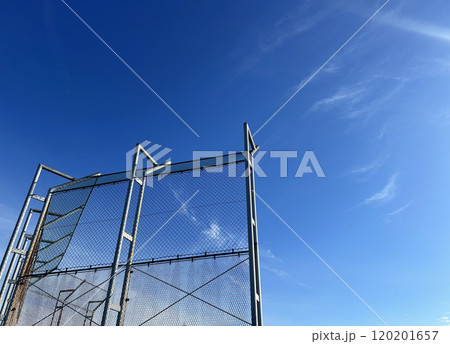 青空とグランドのネット 青空とグランドのネット 120201657