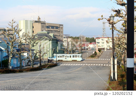 基坂より市電を見る 120202152