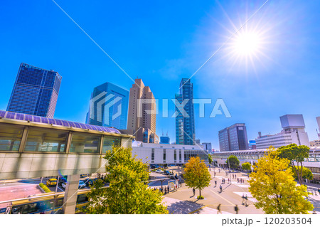 日本の横浜都市景観 桜木町駅や横浜市役所などのビル群、奥に再開発中のビル…新時代に希望の光=13日 日本の横浜都市景観 桜木町駅や横浜市役所などのビル群、奥に再開発中のビル…新時代に希望の光=13日 120203504
