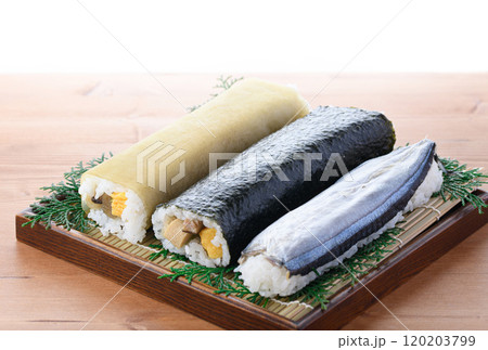 田舎寿司の3本セット （ 海苔巻き 昆布巻き寿司 さんま寿司 ） 郷土料理 和歌山県 那智勝浦町 120203799