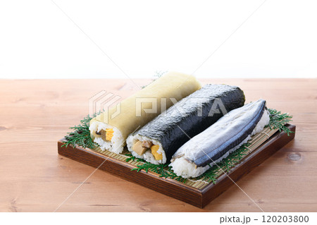 田舎寿司の3本セット （ 海苔巻き 昆布巻き寿司 さんま寿司 ） 郷土料理 和歌山県 那智勝浦町 120203800