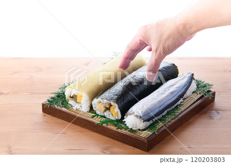 田舎寿司の3本セット （ 海苔巻き 昆布巻き寿司 さんま寿司 ） 郷土料理 和歌山県 那智勝浦町 120203803