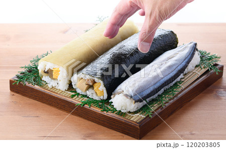 田舎寿司の3本セット （ 海苔巻き 昆布巻き寿司 さんま寿司 ） 郷土料理 和歌山県 那智勝浦町 120203805