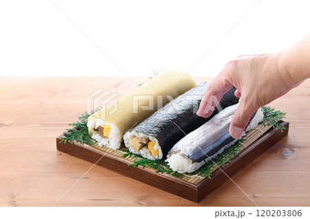田舎寿司の3本セット （ 海苔巻き 昆布巻き寿司 さんま寿司 ） 郷土料理 和歌山県 那智勝浦町 120203806